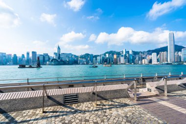 Hong kong şehir manzarası ile mavi gökyüzü arka plan dış cityscape bina güzel mimari