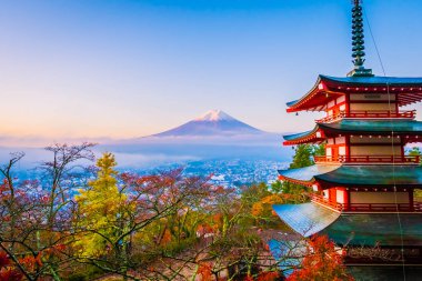 Dağ fuji chureito pagoda akçaağaç ağaç yaprak sonbahar sezonu Yamanashi Japonya çevresinde ile güzel manzara
