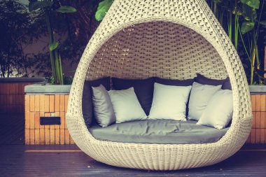 Kanepe dekorasyon açık veranda tropikal ve doğa manzaralı konforlu yastık