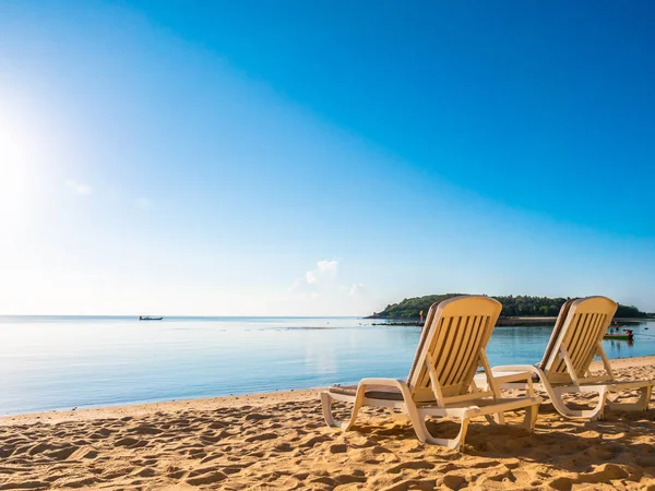 Lege Stoel Het Tropische Strand Zee Oceaan Voor Reizen Vakantie — Stockfoto