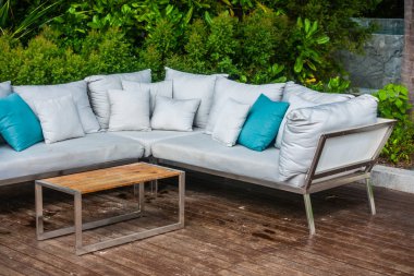 Kanepe dekorasyon açık veranda tropikal ve doğa manzaralı konforlu yastık