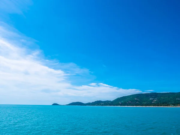 Beautiful Sea Ocean White Cloud Blue Sky Background Copy Space — Stock Photo, Image