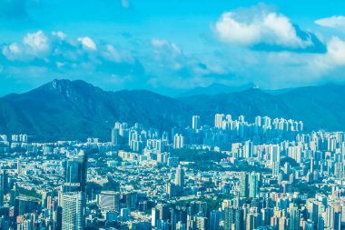Hong kong şehir manzarası bulut beyaz ve mavi gökyüzü bina güzel mimari