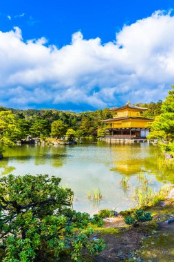 Güzel Kinkakuji Tapınağı Kyoto Japonya'nın Altın Köşk Simgesel Yapı ile