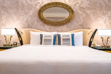 Comfotable yastık yatak yatak odası ışık lamba dekorasyon iç