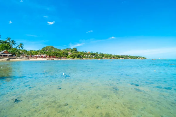 Bella Spiaggia Tropicale Mare Sabbia Con Palma Cocco Sul Cielo — Foto Stock