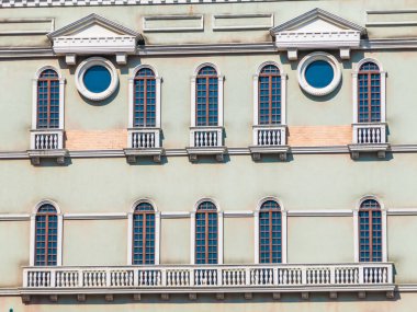 Güzel mimari pencere ve duvar ile bina dış İtalya tarzı