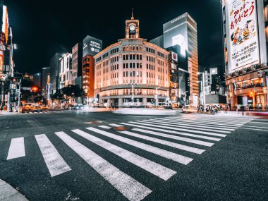 Tokyo Ginza, Japonya - 1 Ağustos 2018: Ginza bölge ve alan bir yerdir alışveriş merkezi ve tokyo mağaza alışveriş için lüks popüler