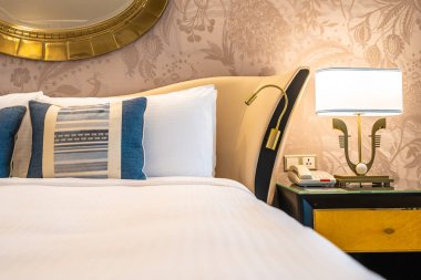 Comfotable yastık yatak yatak odası ışık lamba dekorasyon iç