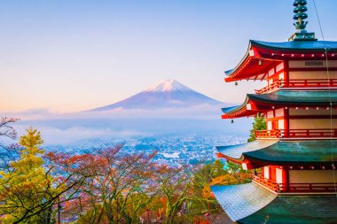 Dağ fuji chureito pagoda akçaağaç ağaç yaprak sonbahar sezonu Yamanashi Japonya çevresinde ile güzel manzara