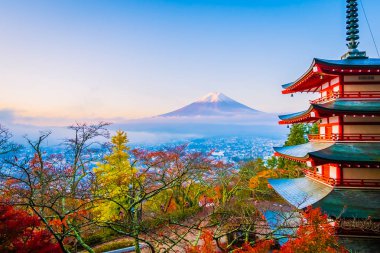 Dağ fuji chureito pagoda akçaağaç ağaç yaprak sonbahar sezonu Yamanashi Japonya çevresinde ile güzel manzara