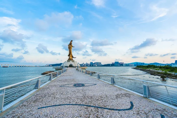 美丽的昆我雕像地标在澳门市 — 图库照片