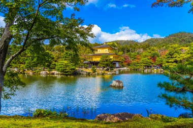 Güzel Kinkakuji Tapınağı Kyoto Japonya'nın Altın Köşk Simgesel Yapı ile