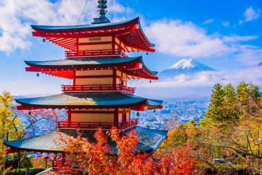 Dağ fuji chureito pagoda akçaağaç ağaç yaprak sonbahar sezonu Yamanashi Japonya çevresinde ile güzel manzara