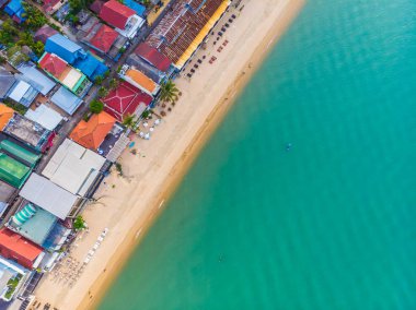Güzel tropikal plaj ve deniz hurma ve koh samui Adası seyahat ve tatil için diğer ağacında havadan görünümü