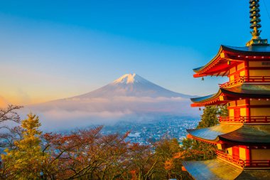 Dağ fuji chureito pagoda akçaağaç ağaç yaprak sonbahar sezonu Yamanashi Japonya çevresinde ile güzel manzara