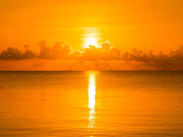Beautiful Tropical Beach Sea Ocean Landscape Cloud Sky Sunrise Sunset — Stock Photo, Image