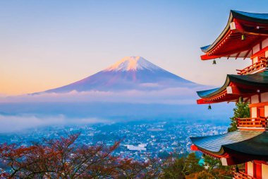 Dağ fuji chureito pagoda akçaağaç ağaç yaprak sonbahar sezonu Yamanashi Japonya çevresinde ile güzel manzara