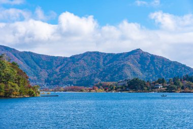 Sonbahar sesaon Yamanashi Japonya Gölü kawaguchiko etrafında güzel peyzaj