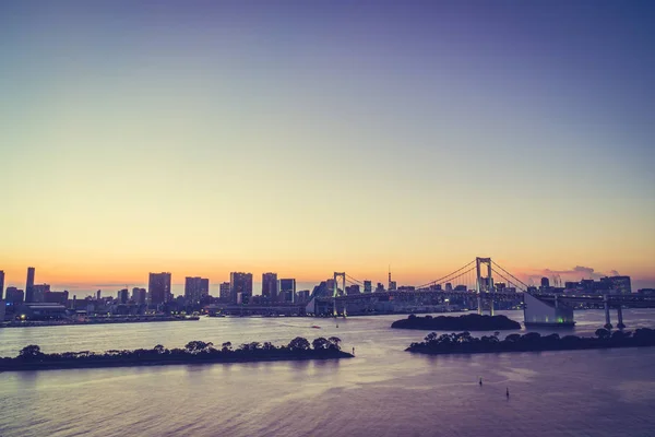 Alacakaranlık Günbatımı Zaman Japonya Nın Tokyo Şehir Gökkuşağı Köprüsü Ile — Stok fotoğraf