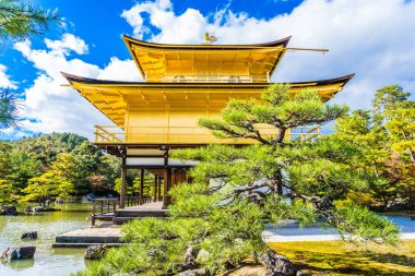 Güzel Kinkakuji Tapınağı Kyoto Japonya'nın Altın Köşk Simgesel Yapı ile