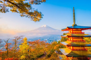 Dağ fuji chureito pagoda akçaağaç ağaç yaprak sonbahar sezonu Yamanashi Japonya çevresinde ile güzel manzara