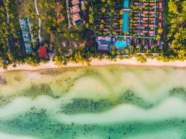 Seyahat Tatil Için Adada Güzel Tropikal Plaj Deniz Ağaçları Ile — Stok fotoğraf