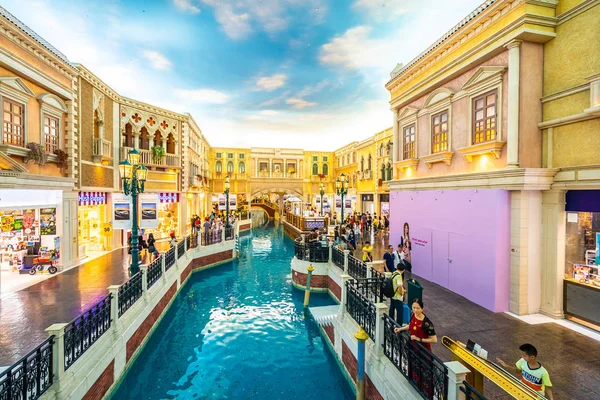 Китай, Макао - 8 сентября 2018 года - Прекрасный роскошный венецианский отель и казино с торговым центром в городе Макао Лицензионные Стоковые Фото