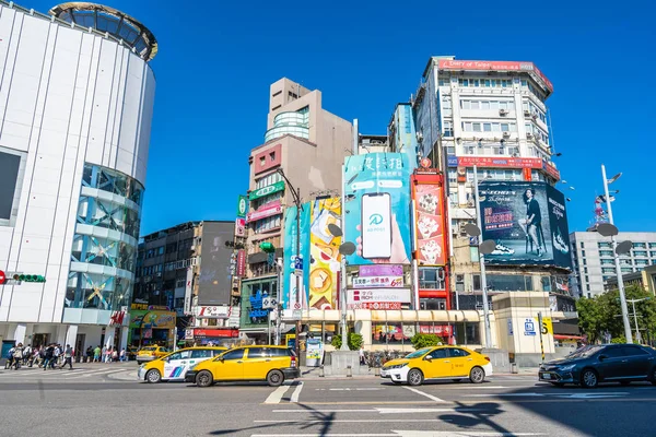 Taipei, Tayvan 30 Kasım 2018: Ximending piyasasıdır alışveriş yeni moda ve yiyecek bir şeyler bulmak için popüler bir yer Taipei