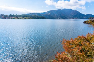 Sonbahar sesaon Yamanashi Japonya Gölü kawaguchiko etrafında güzel peyzaj