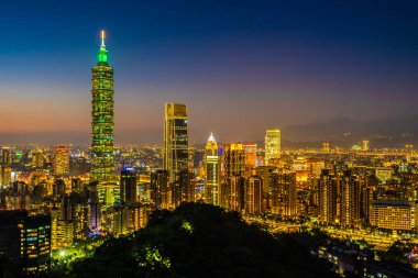 Güzel manzara ve cityscape taipei 101 yapı ve Mimarlık twilight ve gece Tayvan City
