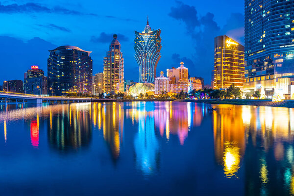 Архитектура строит город в Макао по ночам
