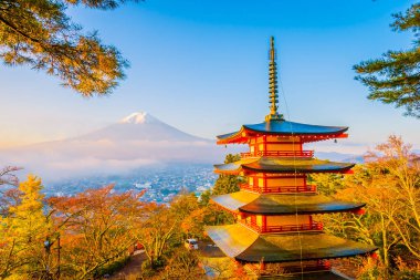 Dağ fuji chureito pagoda akçaağaç ağaç yaprak sonbahar sezonu Yamanashi Japonya çevresinde ile güzel manzara