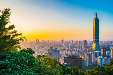 Güzel manzara ve cityscape taipei 101 bina ve günbatımı zaman şehir manzarası Tayvan mimarisinde