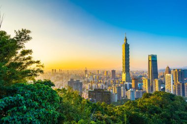 Güzel manzara ve cityscape taipei 101 bina ve günbatımı zaman şehir manzarası Tayvan mimarisinde