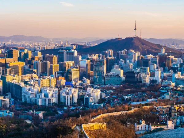 Hermoso Edificio Arquitectura Paisaje Urbano Con Torre Ciudad Seúl Corea — Foto de Stock