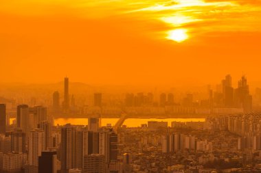 Güzel manzara ve mimari ve günbatımı zaman binada Seoul city Güney Kore ile cityscape