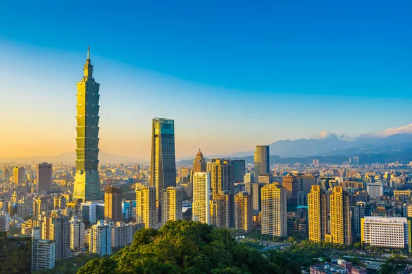 Güzel manzara ve cityscape taipei 101 bina ve günbatımı zaman şehir manzarası Tayvan mimarisinde