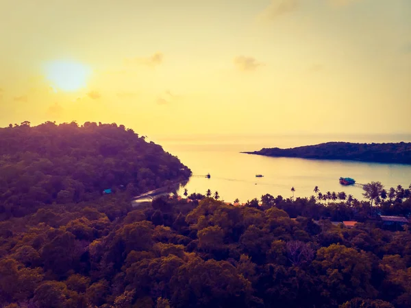 Vista Aérea Del Mar Playa Con Palmera Coco Isla Atardecer — Foto de Stock