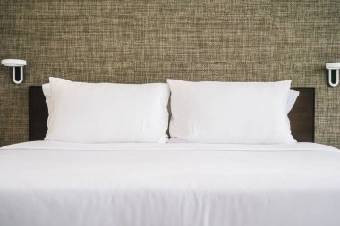 Otel yatak yatak dekorasyon iç beyaz rahat yastık