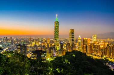 Güzel manzara ve cityscape taipei 101 yapı ve Mimarlık twilight ve gece Tayvan City