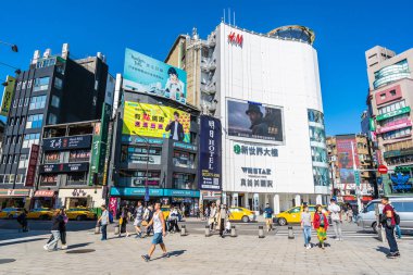 Taipei, Tayvan 30 Kasım 2018: Ximending piyasasıdır alışveriş yeni moda ve yiyecek bir şeyler bulmak için popüler bir yer Taipei