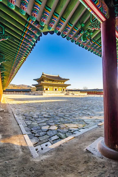 美丽的建筑建筑京福宫在首尔韩国 — 图库照片