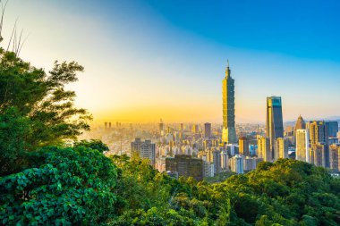 Güzel manzara ve cityscape taipei 101 bina ve günbatımı zaman şehir manzarası Tayvan mimarisinde