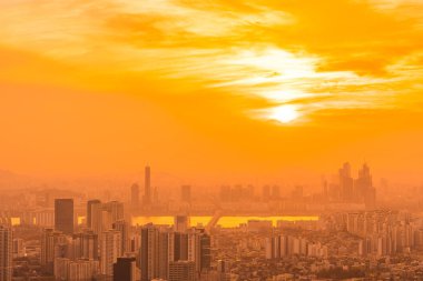 Güzel manzara ve mimari ve günbatımı zaman binada Seoul city Güney Kore ile cityscape