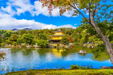 Güzel Kinkakuji Tapınağı Kyoto Japonya'nın Altın Köşk Simgesel Yapı ile