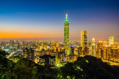 Güzel manzara ve cityscape taipei 101 yapı ve Mimarlık twilight ve gece Tayvan City