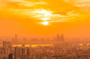 Güzel manzara ve mimari ve günbatımı zaman binada Seoul city Güney Kore ile cityscape