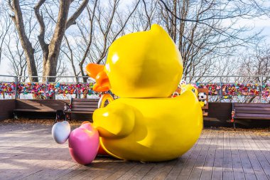 Seoul, Güney Kore 6 Aralık 2018: Seul Kulesi ile namsan dağda aşk anahtarıdır Kore landmark biri