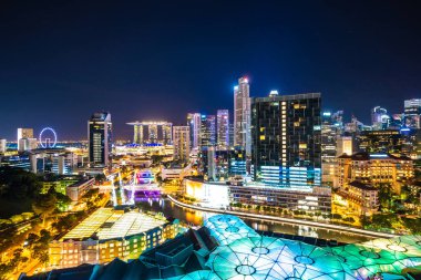 Singapur şehir manzarası dış twilight ve gece zaman bina güzel mimari